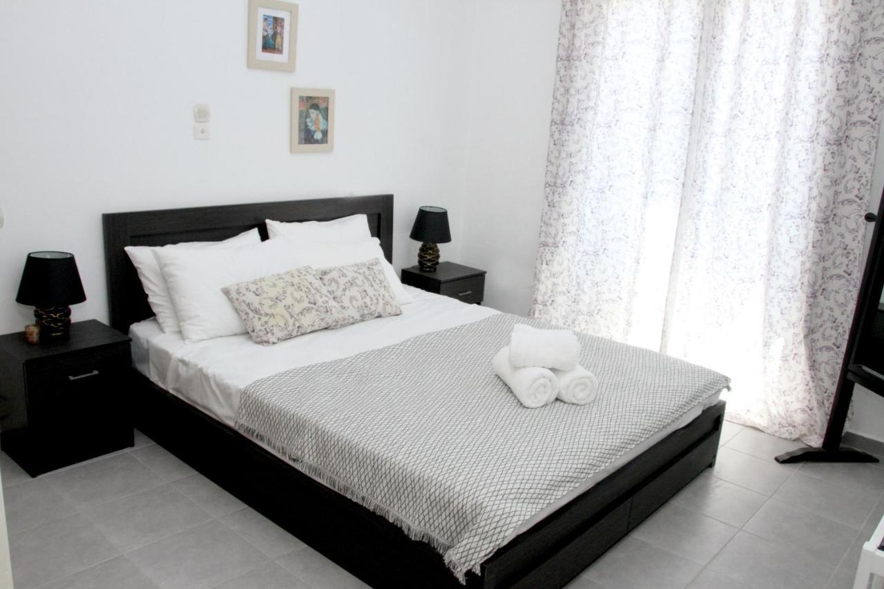 Modern In The Center Of C Heraklion (Crete)